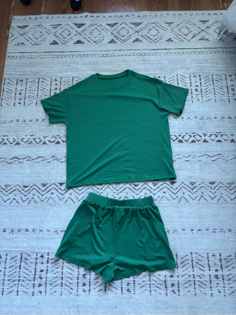 Green Short Sleeve Matching Set - Picture 2 of 2